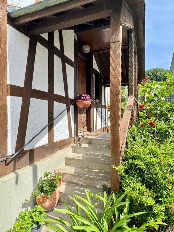 Gepflegtes Riegelhaus-Bijou mit Garten 2