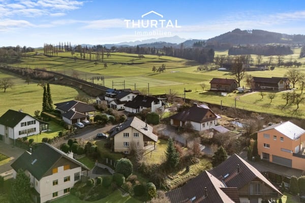 Grosses Grundstück, praktische Raumaufteilung und schön eingebettet ins Wohnquartier 6