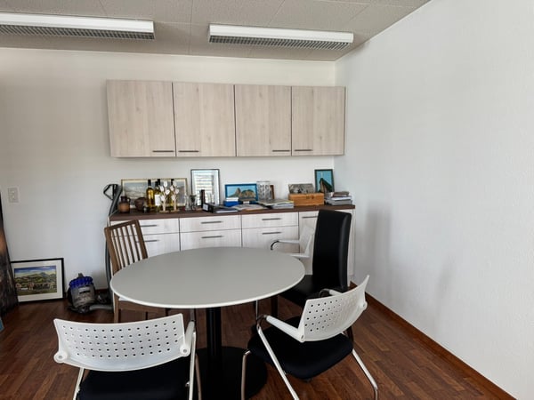 Moderne Büroräume an zentraler Lage in Reinach AG 4
