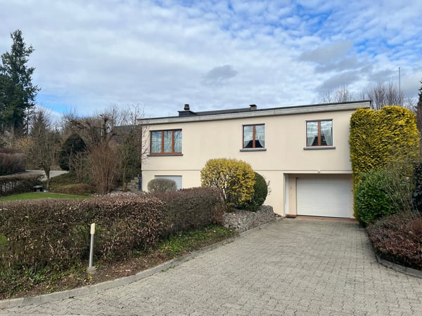 Interessantes Wohnhaus mit Pool und viel Privatsphäre 10