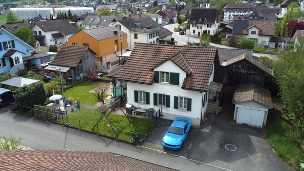 Schmuckes Wohnhaus mit viel Potenzial! 1