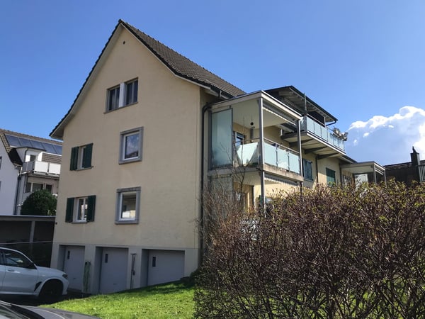 Moderne 3-Zimmer-Dachwohnung mit Balkon in Wettingen 1