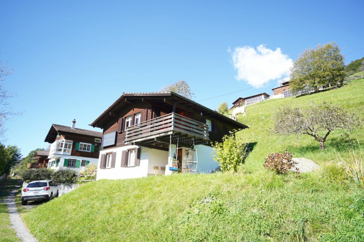 Bild Gemütliches Ferienhaus mit Aussicht - Ihr Rückzugsort in den Bündner Alpen