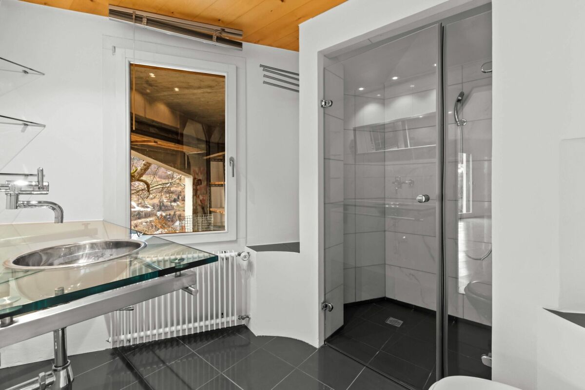 Exklusives Einfamilienhaus mit Nachbarsparzelle und Stall