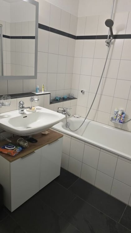 Schöne und grosszügige 5.5 Zimmerwohnung 12