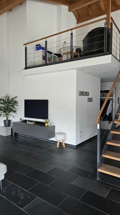 Schöne und grosszügige 5.5 Zimmerwohnung 2