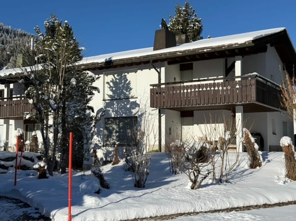 Sonnige 5.5 Zimmerwohnung an ruhiger Lage 2