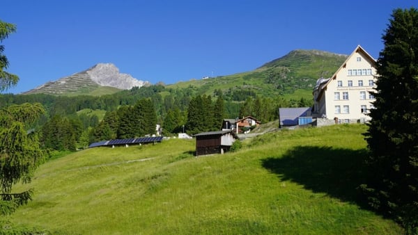 3-Zimmer-Wohnung in Seenähe mit Hallenbad 11