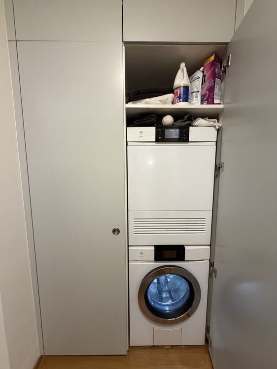 Exklusive 2.5-Zimmer-Altbauwohnung mit historischem Charme und modernstem Ausbaustandard  im Herzen von Zürich 8
