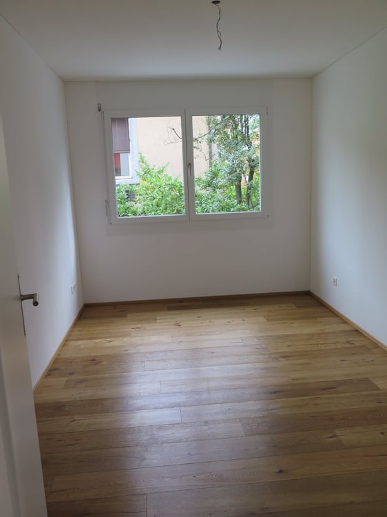 Helle, gemütliche 3.5-Zimmerwohnung mit zwei Balkonen in Muralto 7