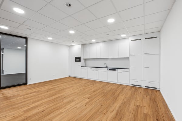 ATTRAKTIVES Büro mit neuem Innenausbau - Einziehen und loslegen 8