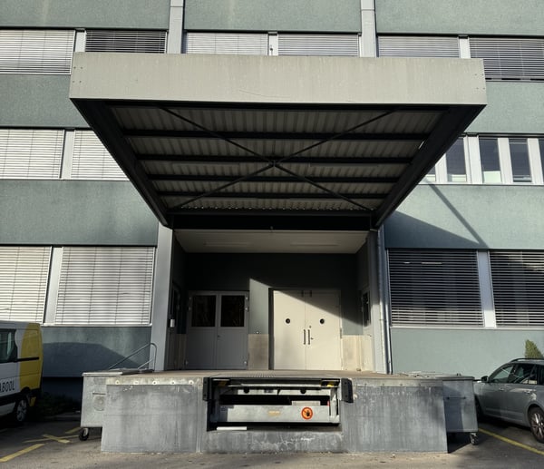 Attraktive Gewerbefläche für Produktion und Lager mit Hebebühne im Erdgeschoss 4