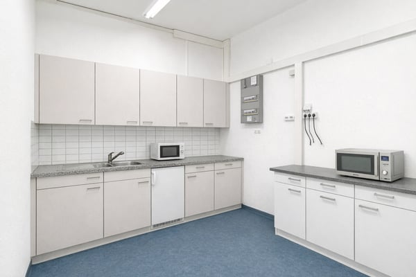 Produktions- und Lagerfläche mit Büro - Verkehrsanbindung in alle Richtungen 12