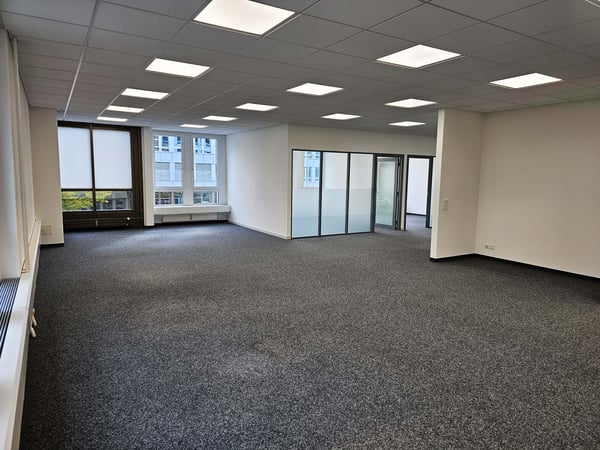 Arbeiten mit direkter Anbindung an den ÖV - Büroräume im Zentrum Lindenpark, Baar 7