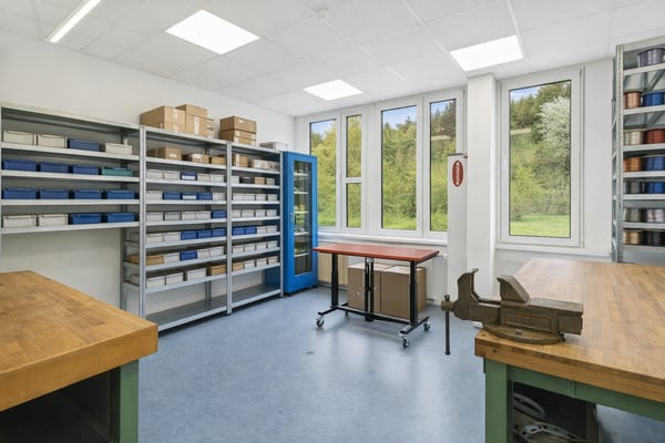 Produktions- und Lagerfläche mit Büro - Verkehrsanbindung in alle Richtungen 10