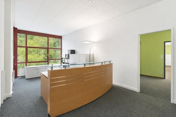 Produktions- und Lagerfläche mit Büro - Verkehrsanbindung in alle Richtungen 2