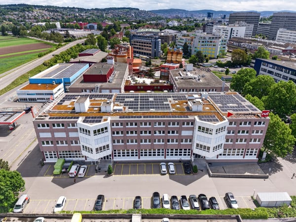Einziehen statt ausbauen  760 m² Bürofläche in Schlieren - Bürofläche mit modernem Innenausbau 12