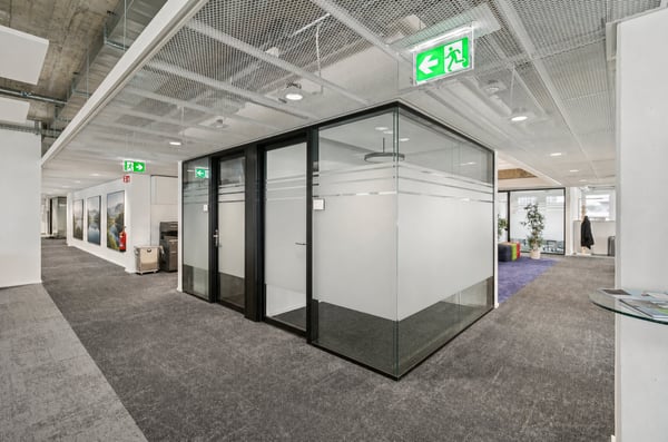 Einziehen statt ausbauen  760 m² Bürofläche in Schlieren - Bürofläche mit modernem Innenausbau 7