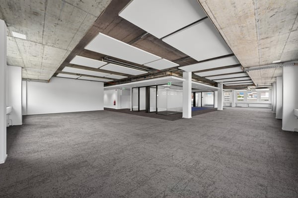 Einziehen statt ausbauen  760 m² Bürofläche in Schlieren - Bürofläche mit modernem Innenausbau 6