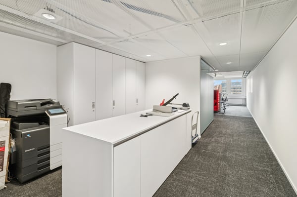 Einziehen statt ausbauen  760 m² Bürofläche in Schlieren - Bürofläche mit modernem Innenausbau 9
