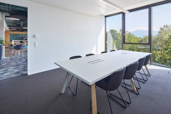 6 möbelierte Arbeitsplätze. Ein Büro. Viele Möglichkeiten. - Sie konzentrieren sich auf Ihr Business - wir kümmern uns um den Rest! 9