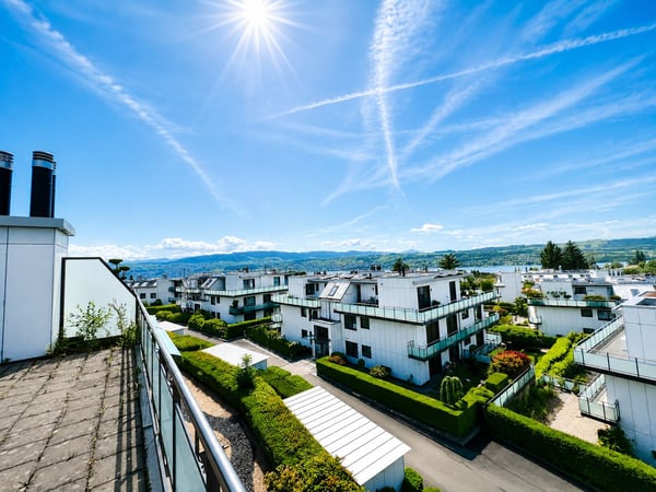 Panorama pur: Stilvolle Attika mit See- und Bergblick 2