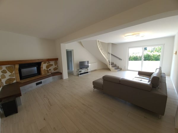 Entièrement rénovée maison de charme (Sus-Châtel). 5