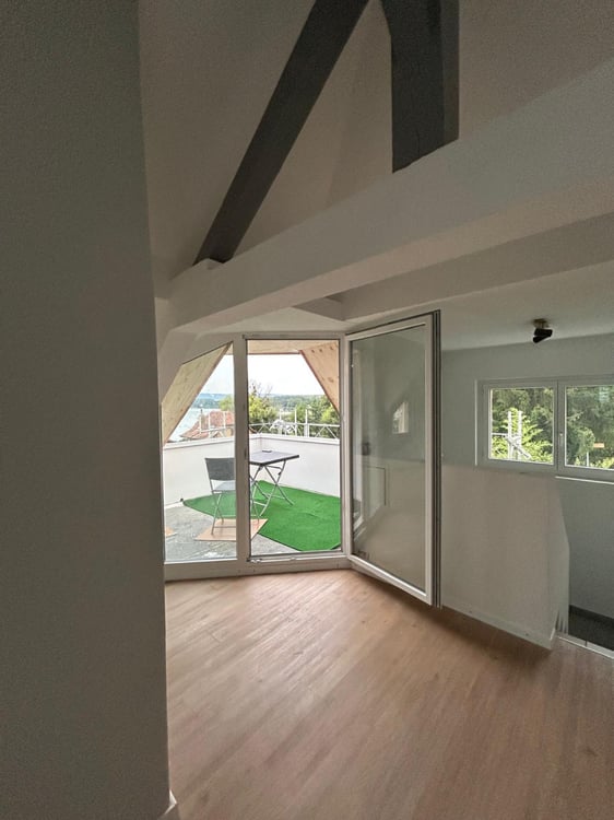 Attique avec terrasse 1 pce vue lac Morat 5