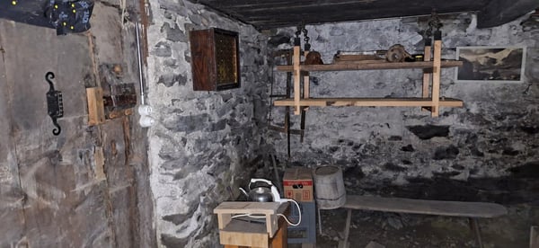 Walliser Keller mit Carnotzetinhalt 4