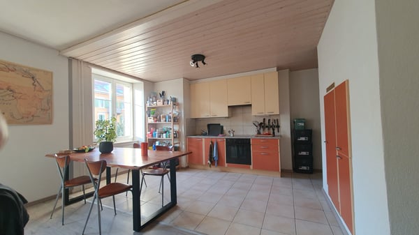 Centre-ville avec place de parc ! 1