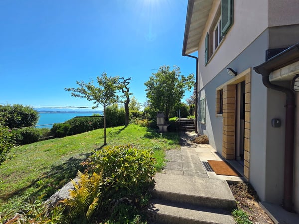 Charmante maison individuelle avec vue  à Hauterive 1