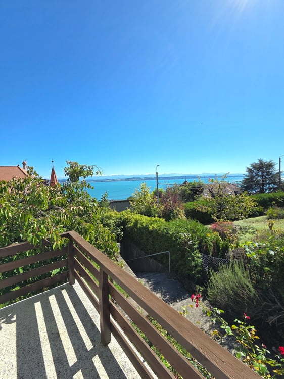 Charmante maison individuelle avec vue  à Hauterive 3