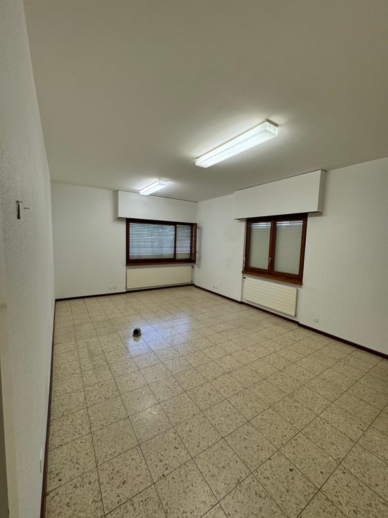 Studio/bureau à 2 min de la gare de Sion 2