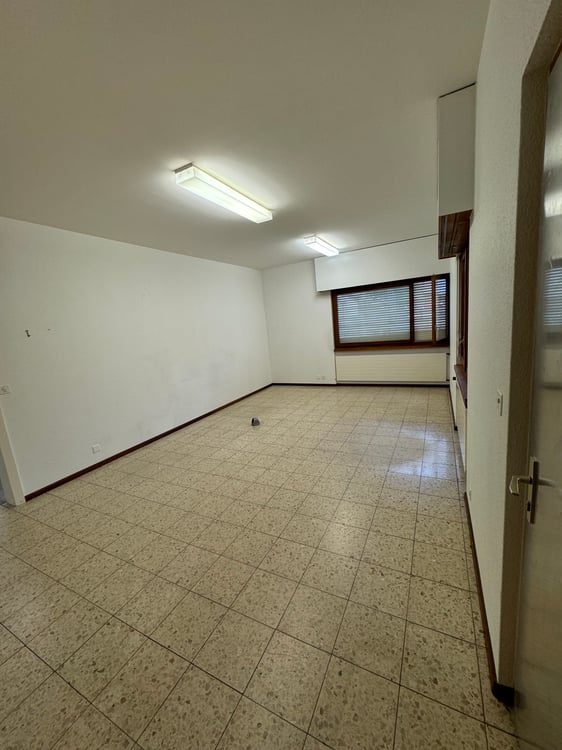 Studio/bureau à 2 min de la gare de Sion 1