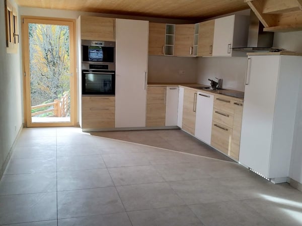 A louer à l'année chalet aux Marécottes dispo mi février