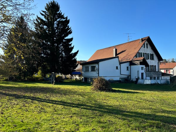 Maison d'environ 250m2 avec potentiel de transformation 2