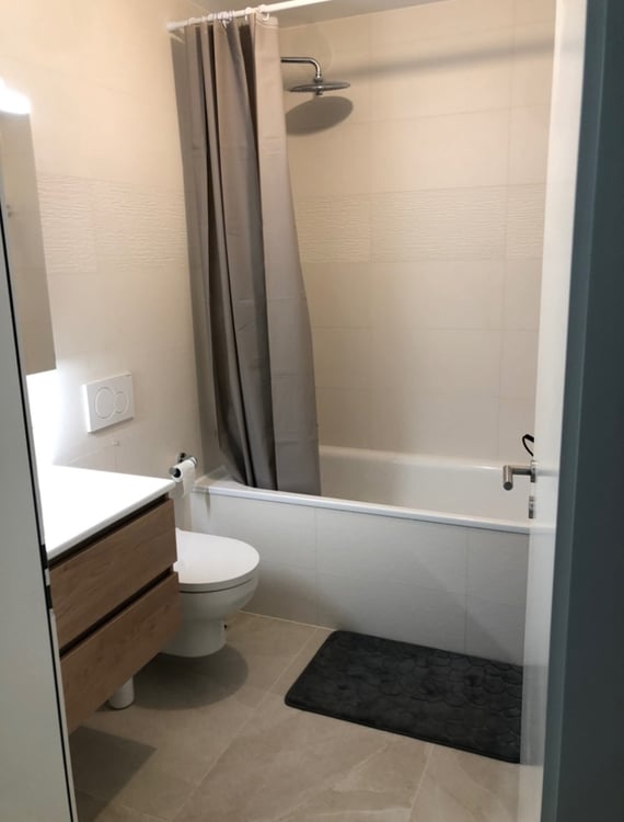 Chambre dans un 3.5 à Sierre 3