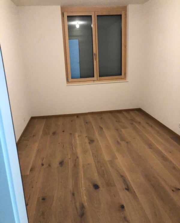Chambre dans un 3.5 à Sierre 2