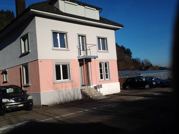 Modernes Wohn- und Geschäftshaus 4