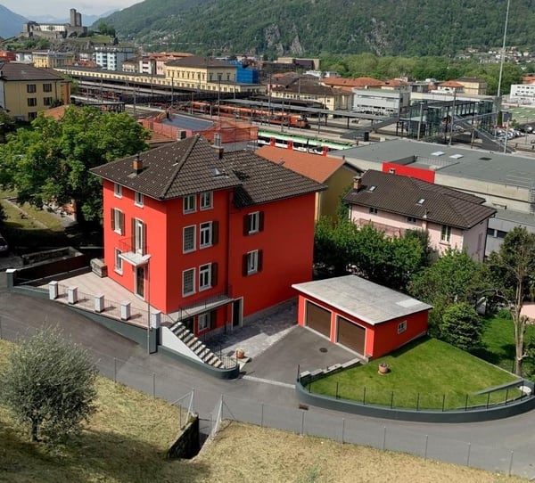 casa di 3 appartamenti a Bellinzona-Daro, posizione unica 1