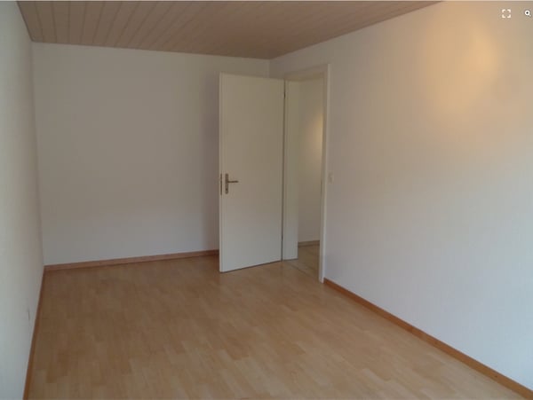 Helle, renovierte 1 1/2-Zi-Wohnung mit Balkon zu vermieten 3