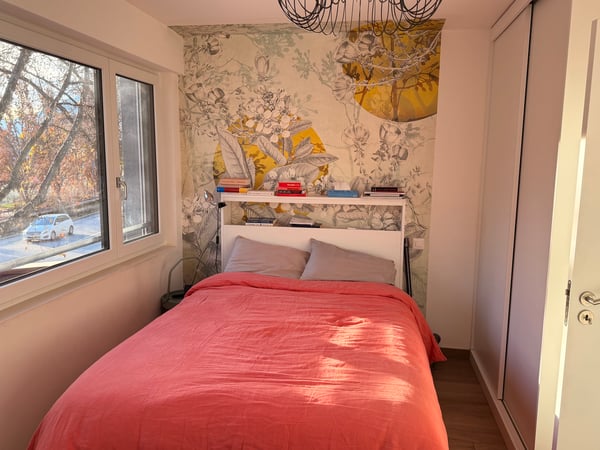 Studio meublé à louer, emplacement central à Sion 1