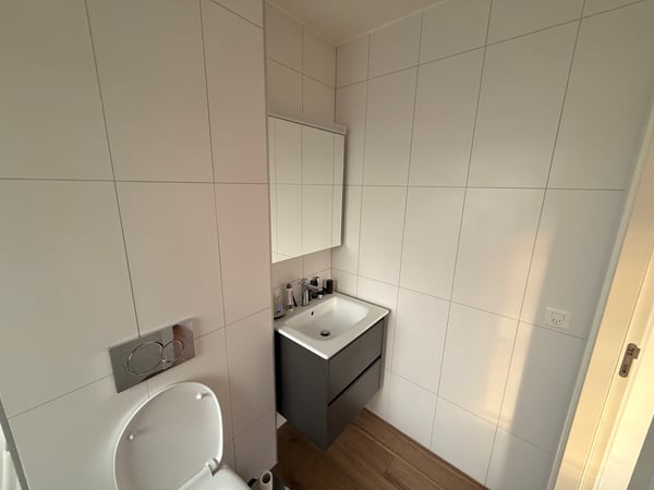 Studio meublé à louer, emplacement central à Sion 5