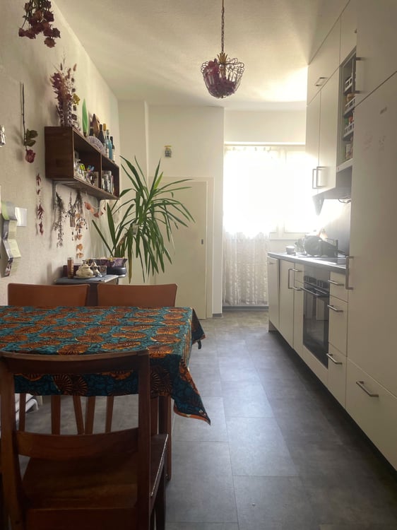 Chambre lumineuse en sous-location (pour une courte durée) 1