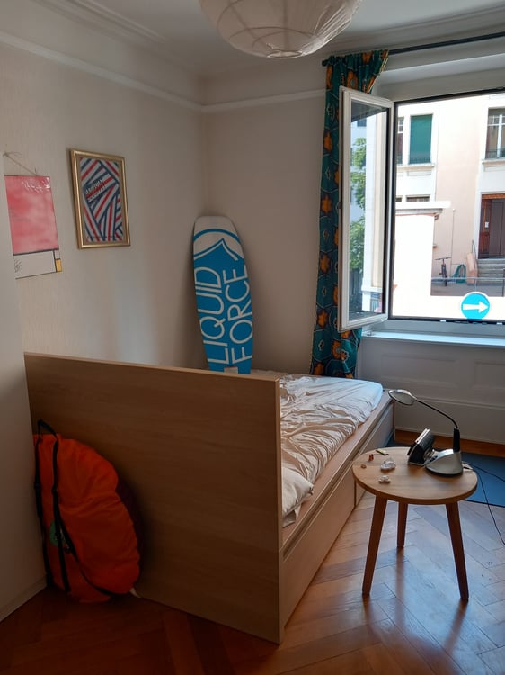 Chambre lumineuse en colocation sous-gare Lausanne 1