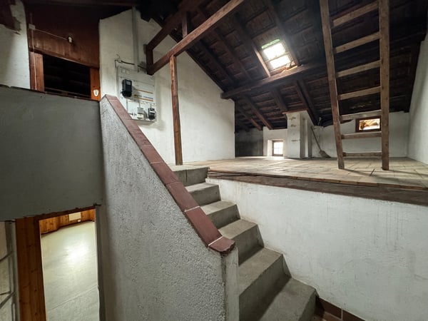 Appartement 77 m² + Grenier 91 m² à rénover 4