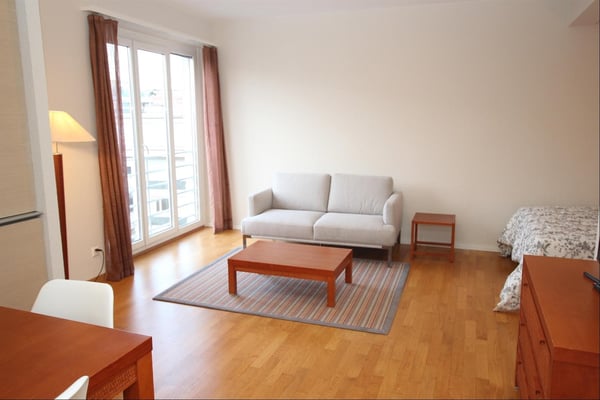 Joli studio Meublé 2207 Geneva, Switzerland 1