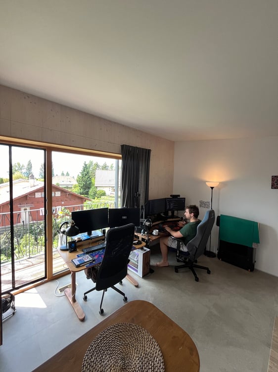 1 Bed 1 Bath Apartment/condo 2