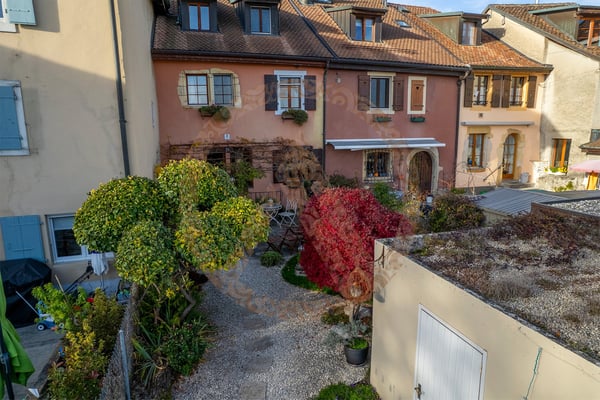 Maison villageoise avec cachet à 100 m du port de Concise