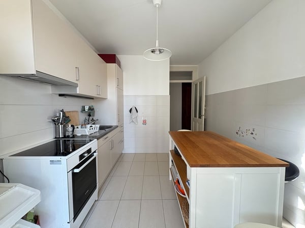 Spacieux appartement de 1 pièces au cur de Genève 5